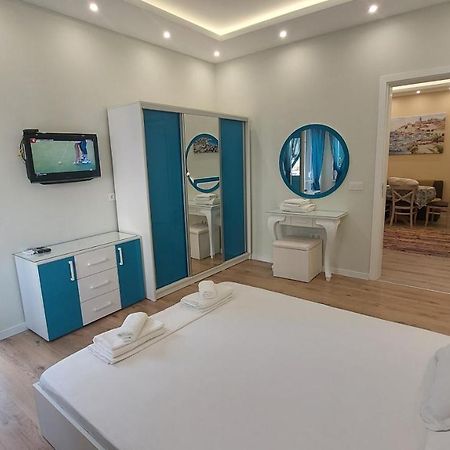 Апартамент Pink & Blue - 2Bdr With Balcony - Wi-Fi Várna Kültér fotó