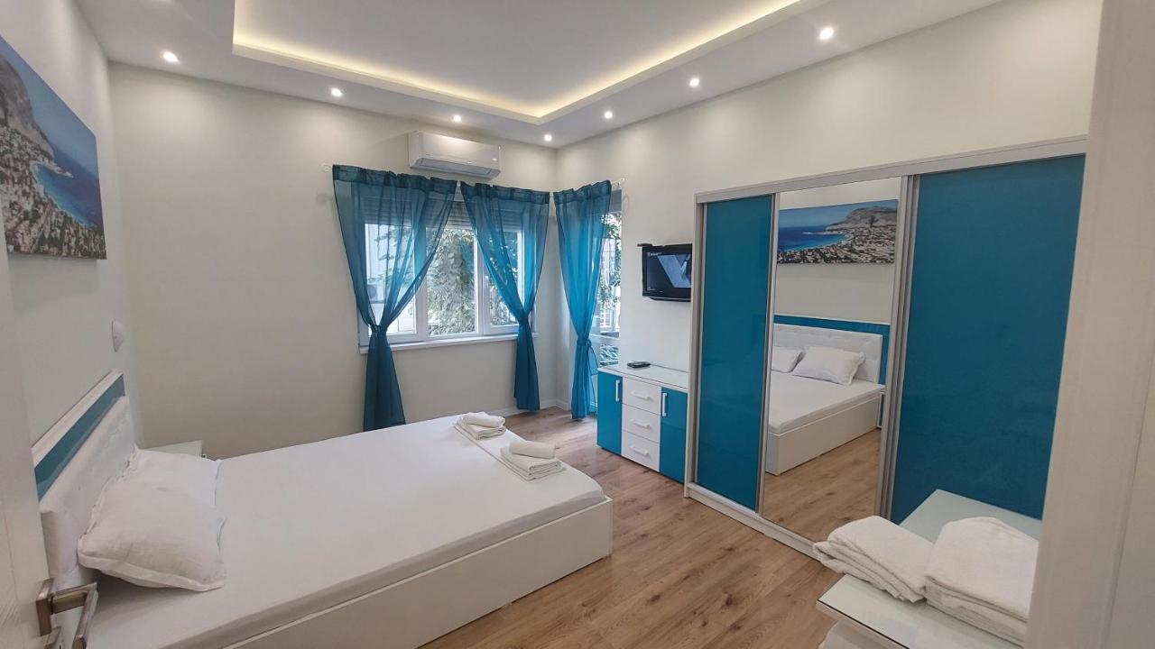 Апартамент Pink & Blue - 2Bdr With Balcony - Wi-Fi Várna Kültér fotó