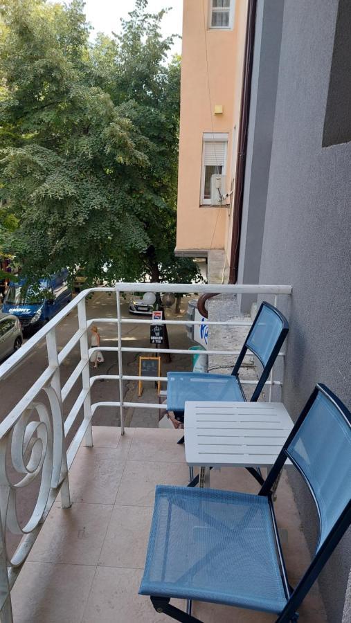 Апартамент Pink & Blue - 2Bdr With Balcony - Wi-Fi Várna Kültér fotó