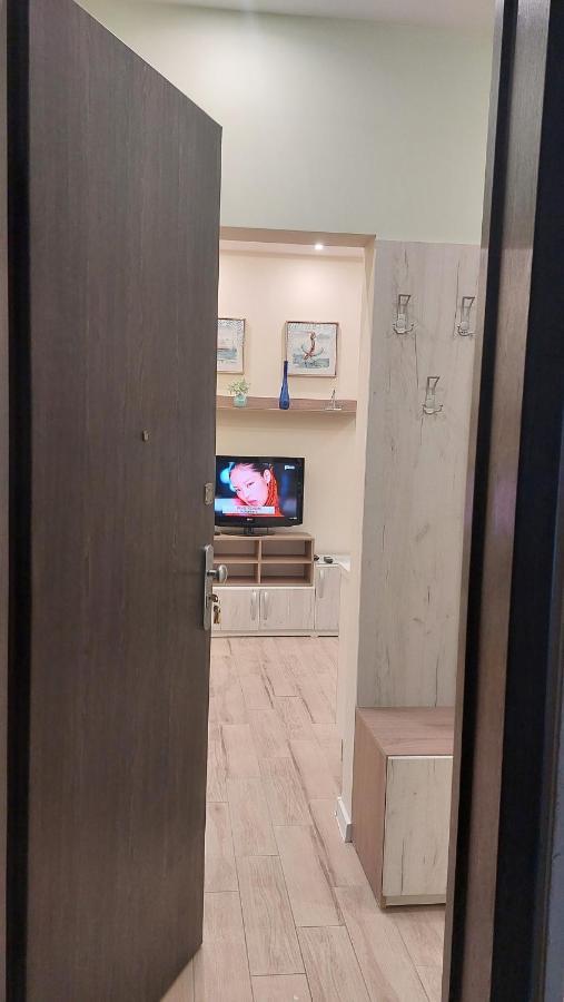 Апартамент Pink & Blue - 2Bdr With Balcony - Wi-Fi Várna Kültér fotó