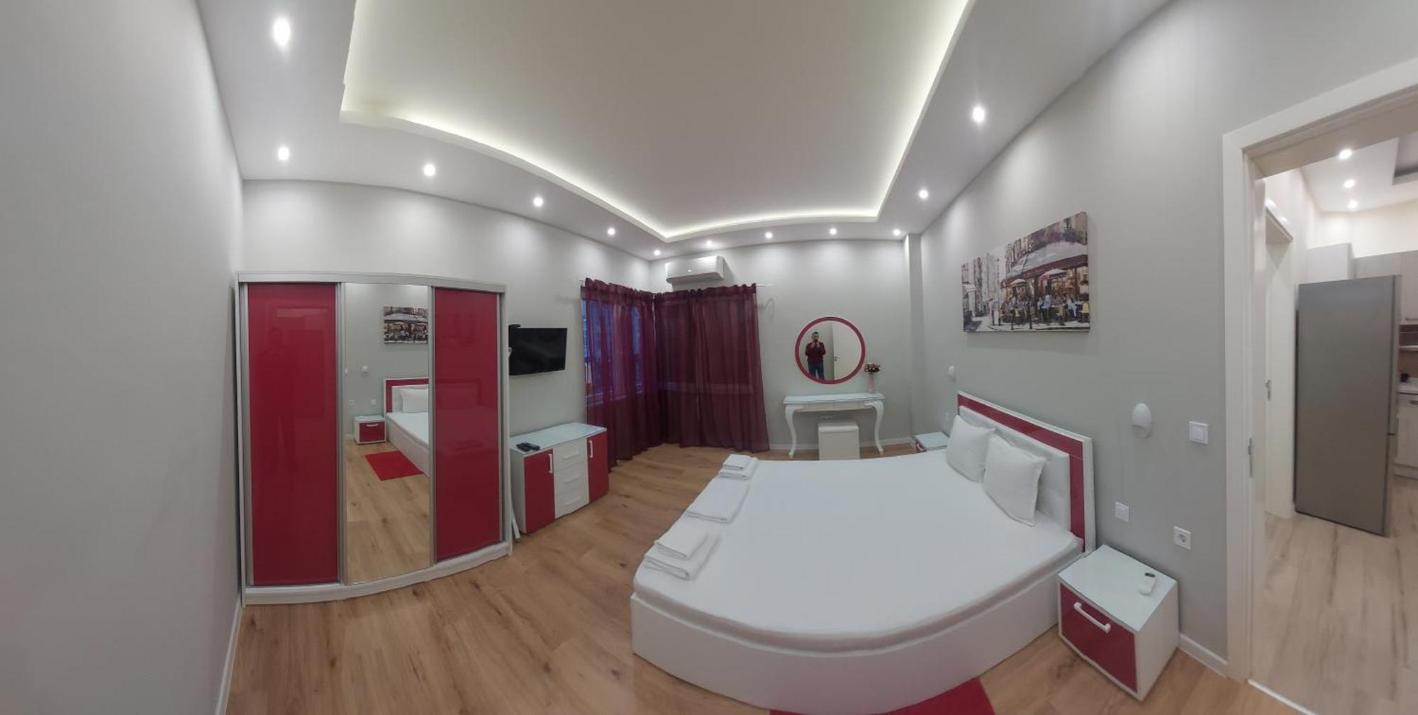 Апартамент Pink & Blue - 2Bdr With Balcony - Wi-Fi Várna Kültér fotó