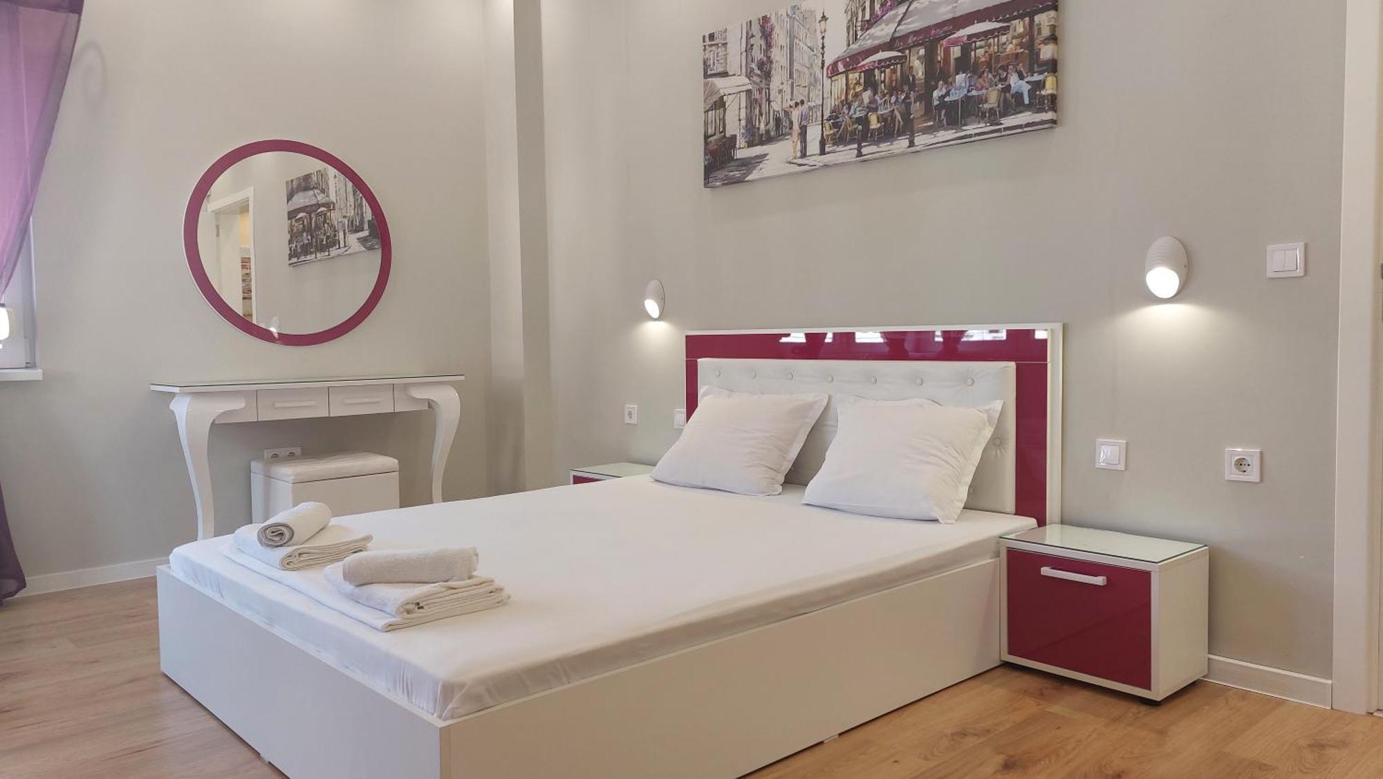 Апартамент Pink & Blue - 2Bdr With Balcony - Wi-Fi Várna Kültér fotó